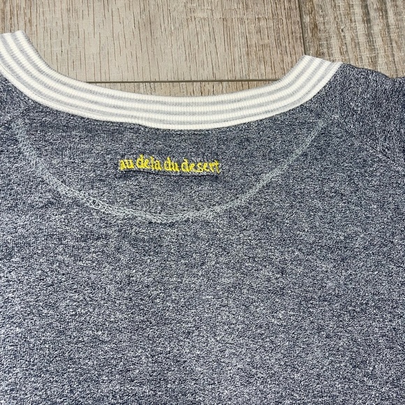 Vintage Y2k gray graphic French au dela du desert sweatshirt crewneck 2x - Picture 5 of 7